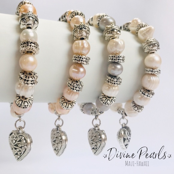 NWT White & Gray love bracelet - Picture 3 of 8